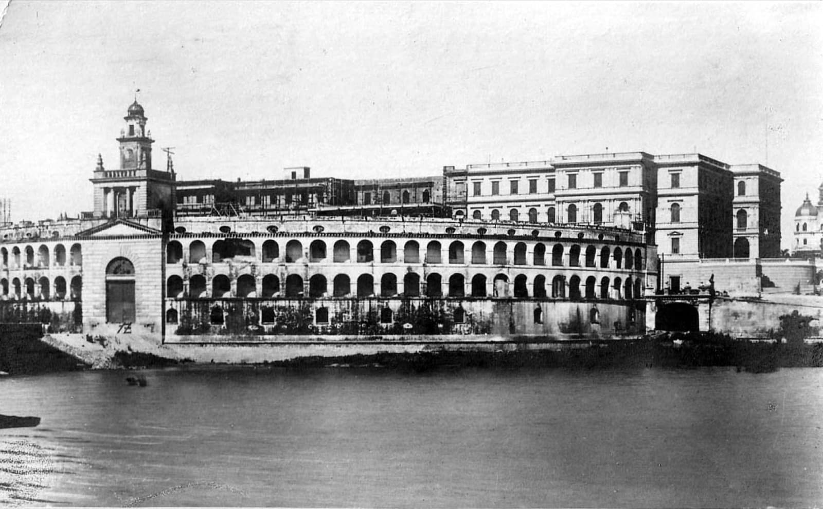 Restos arqueológicos de la Aduana Taylor