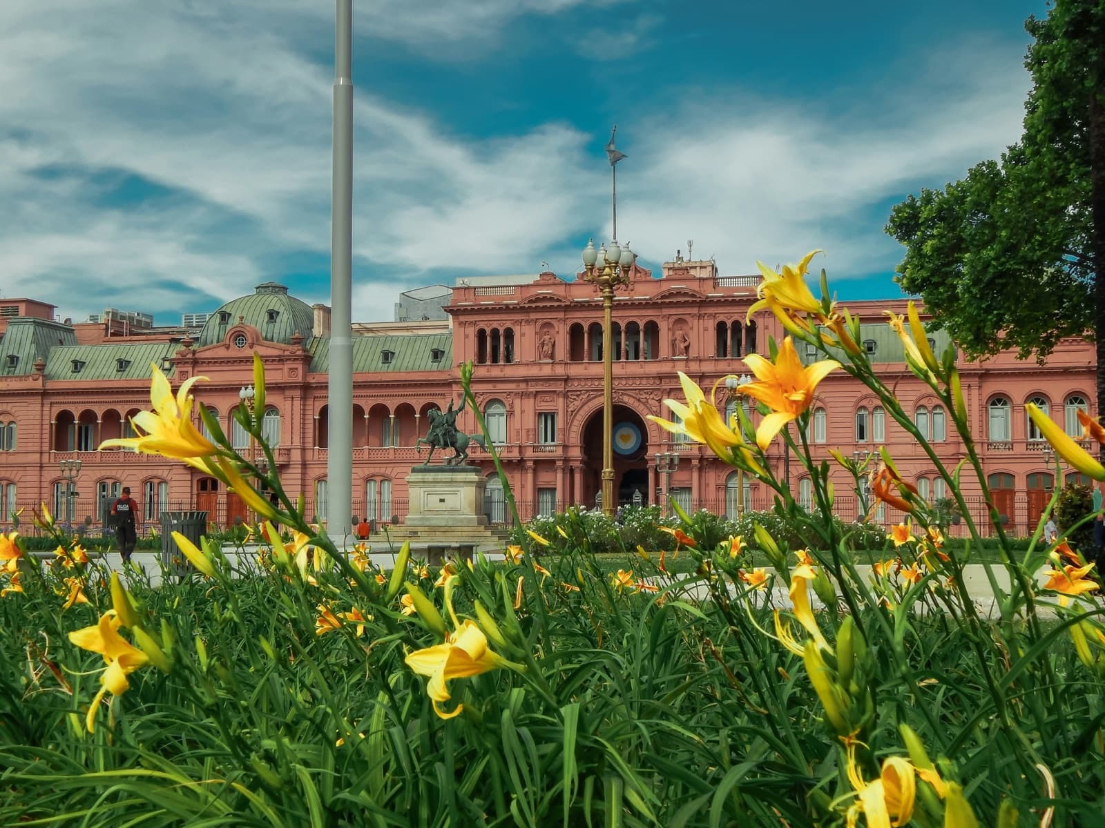 Vista frontal de la Casa Rosada en Plaza de Mayo, Buenos Aires