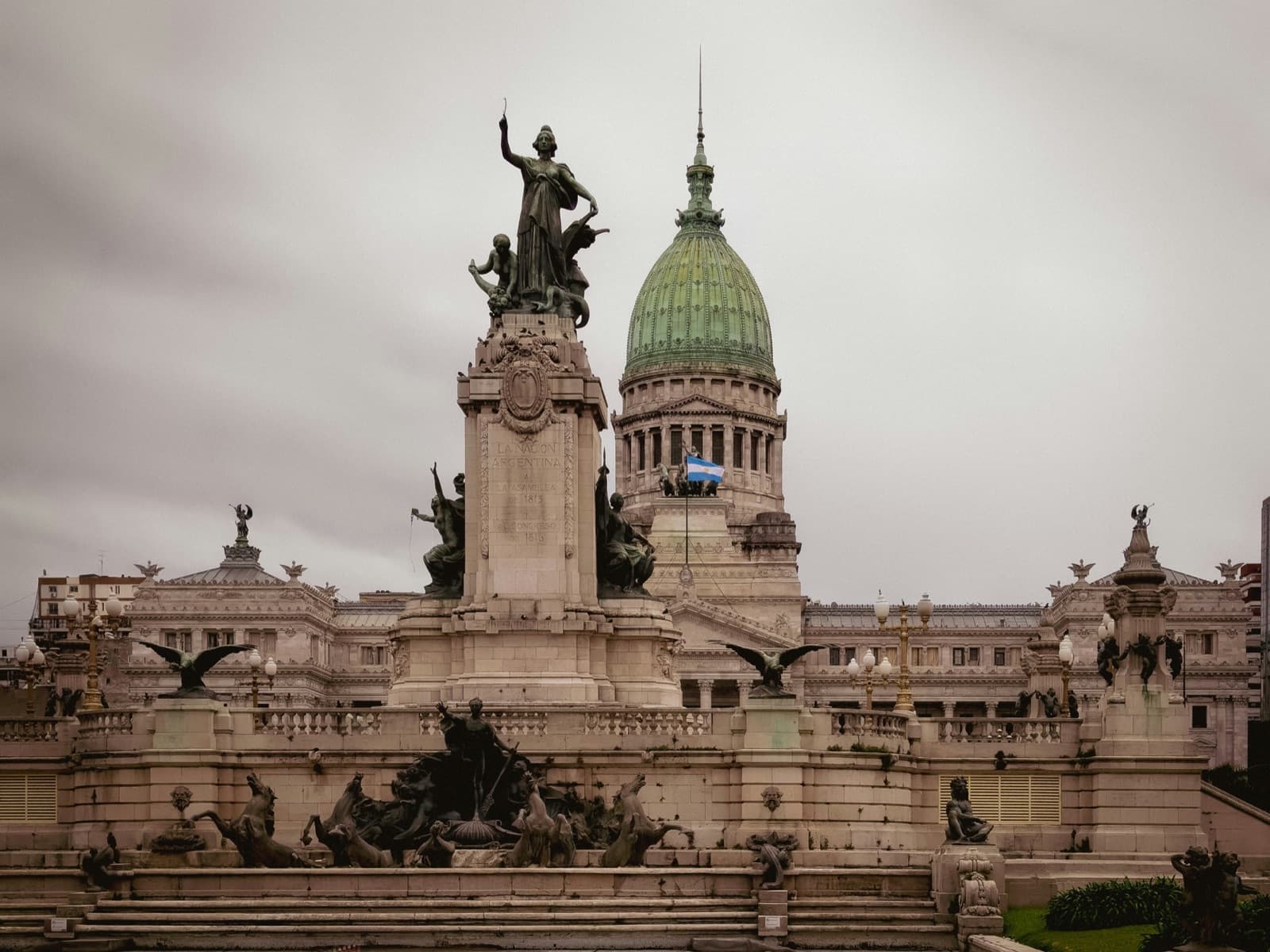 Monumento a los Dos Congresos