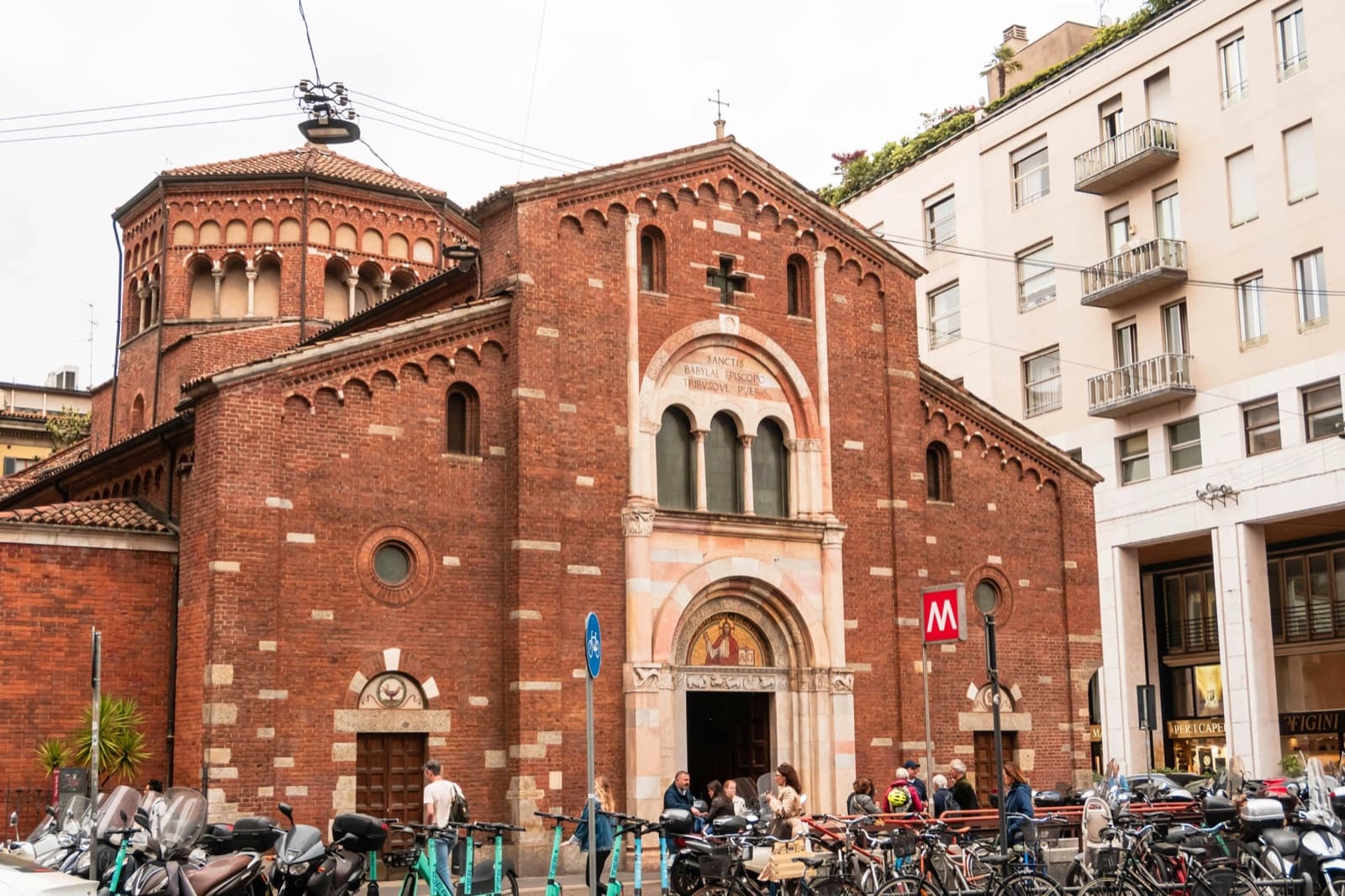 Piazza San Sepolcro en el centro de Milán