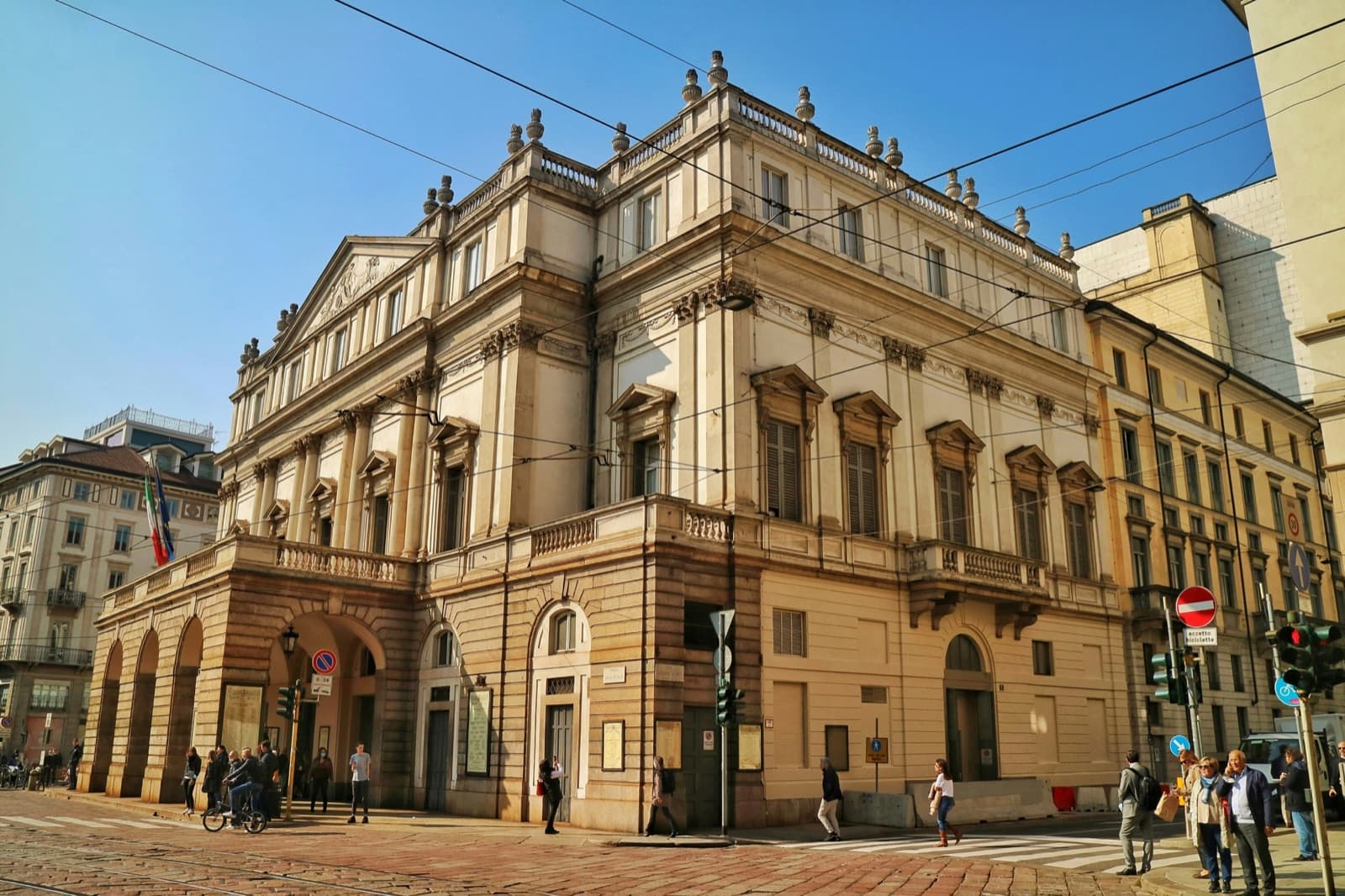 Fachada del Teatro alla Scala