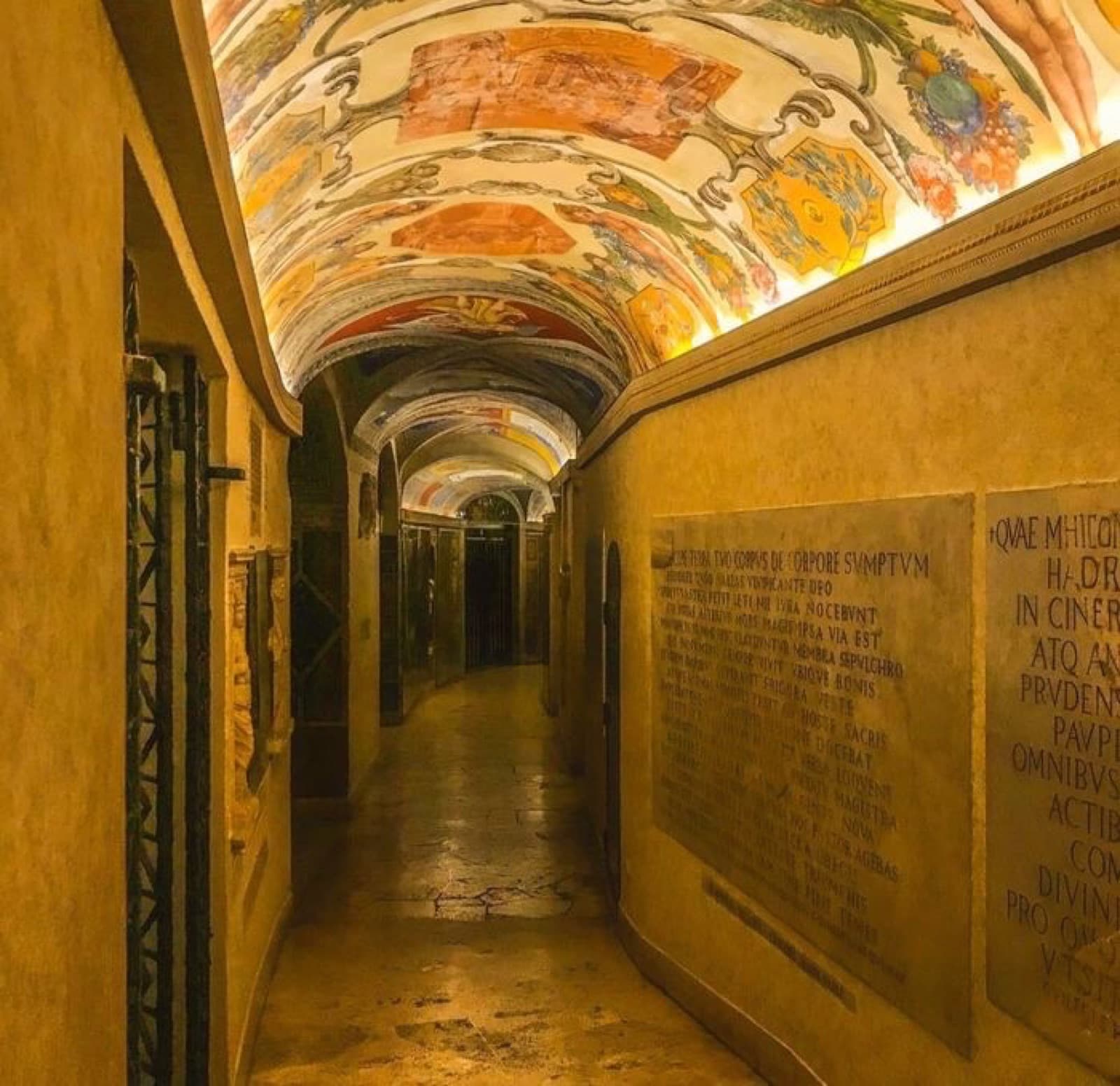 Tumbas papales en las Grutas Vaticanas