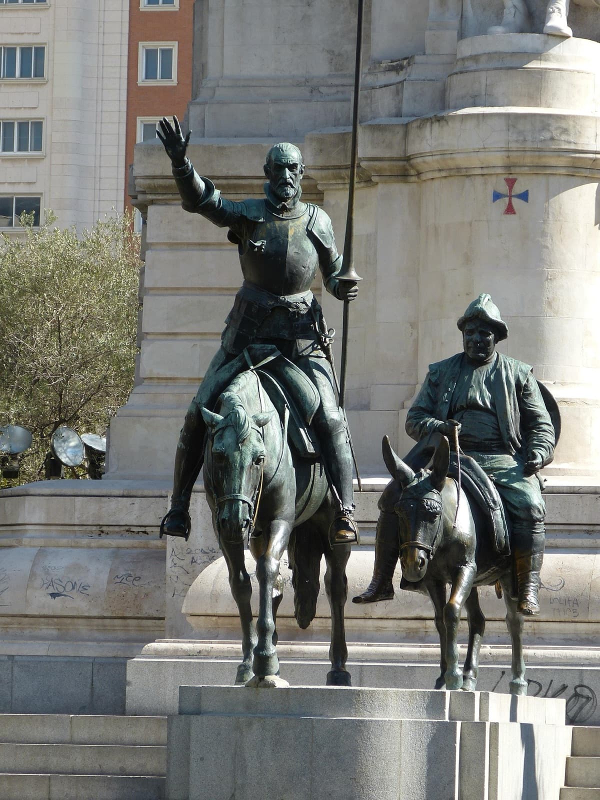 Monumento a Cervantes en Plaza de España